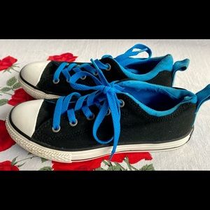 Boy’s Chuck Taylor Converse Oxford Sneakers Size 2